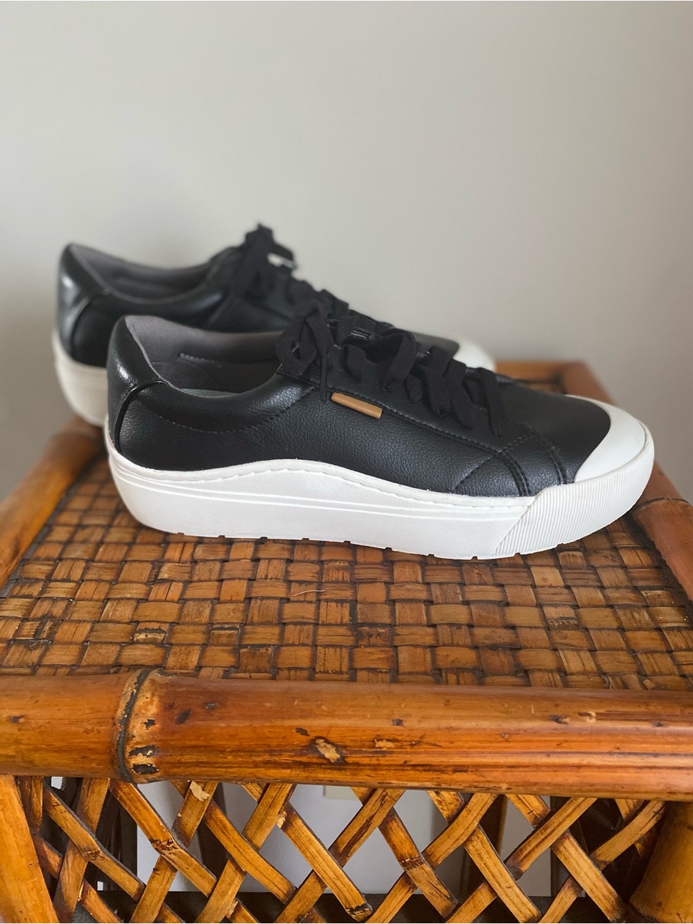 Dr. Scholl's Sneakers 7M Platform Time Off Travel Skater Retro Chic Athleisure